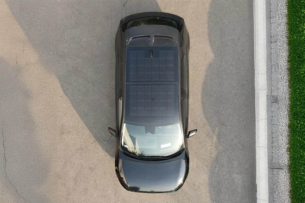 Solarstic 注塑成型车用太阳能组件