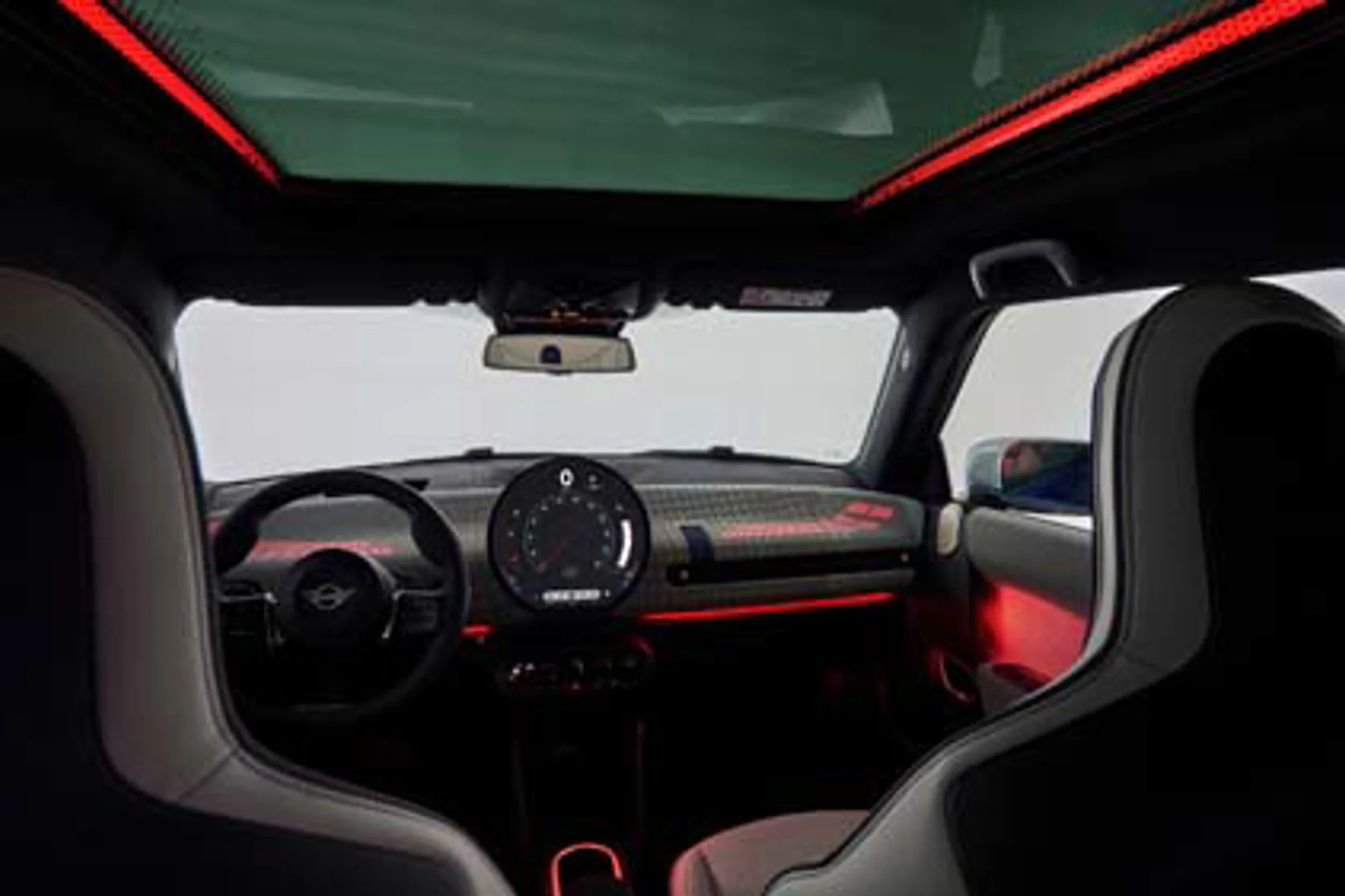 DYNAMIC INTERIOR DASHBOARD PROJECTION